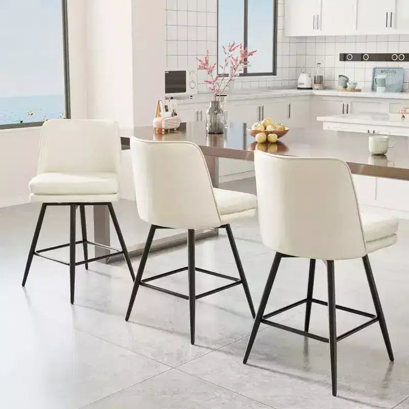 Sgabelli da Bar Moderni in Similpelle Imbottiti: Rotazione a 360°, Costruzione Robusta e Design Elegante