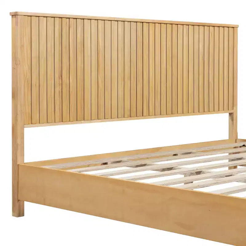 Letto in legno Elion Farmhouse con testiera cannettata