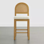 Sgabello da bancone Boho in rattan Spruce&Spring con schienale curvo in rattan e seduta imbottita