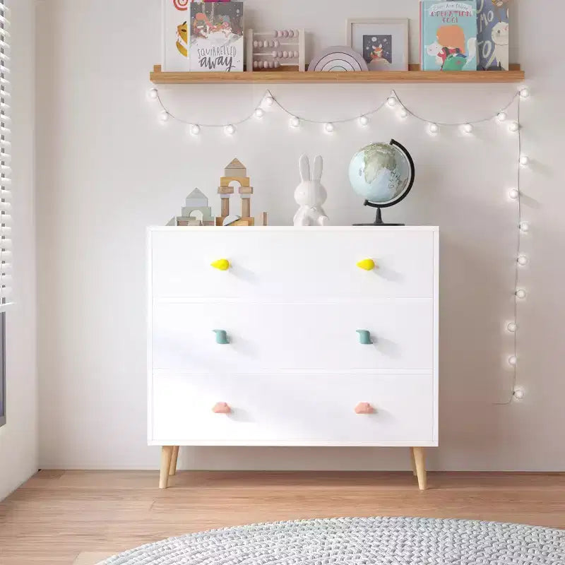 Comodini moderni con cassetti dal design colorato, cassettiere in legno per bambini, cassettiere per camera da letto, cameretta per bambini